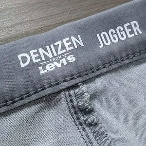 Levi's jogger